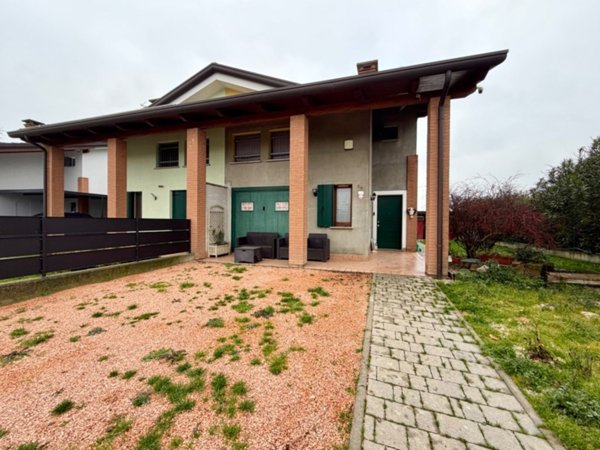 casa indipendente in vendita a Casale di Scodosia