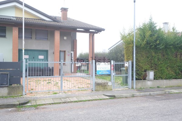 casa indipendente in vendita a Casale di Scodosia