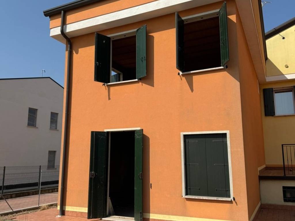 casa indipendente in vendita a Casale di Scodosia