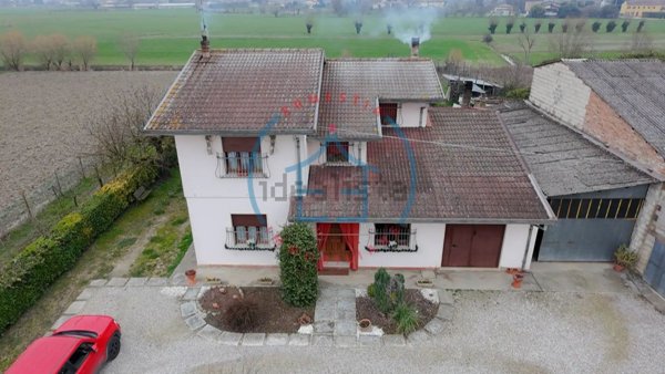 casa indipendente in vendita a Casale di Scodosia