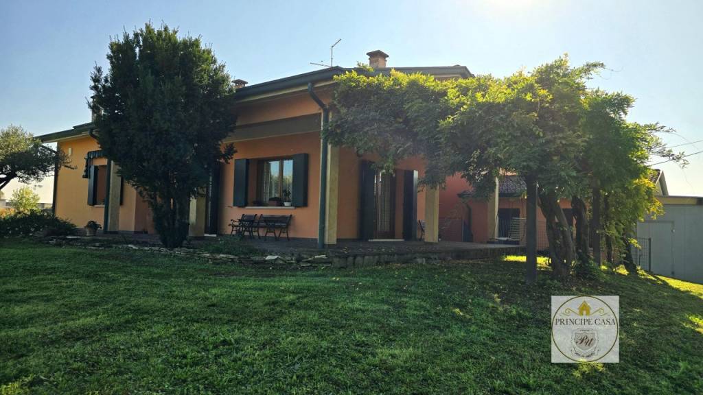 casa indipendente in vendita a Casale di Scodosia