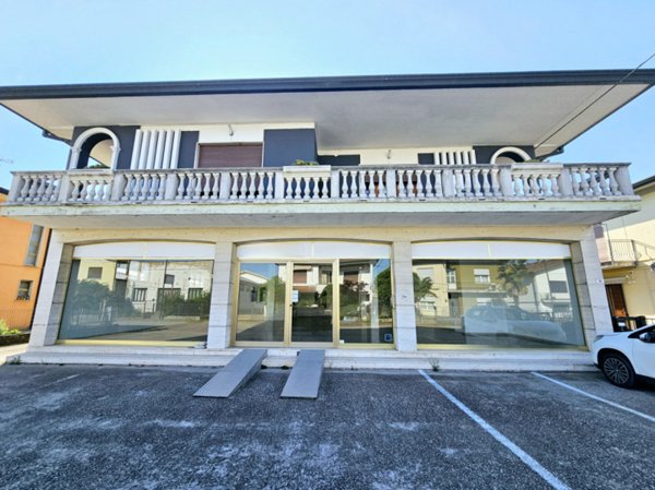 casa indipendente in vendita a Casale di Scodosia