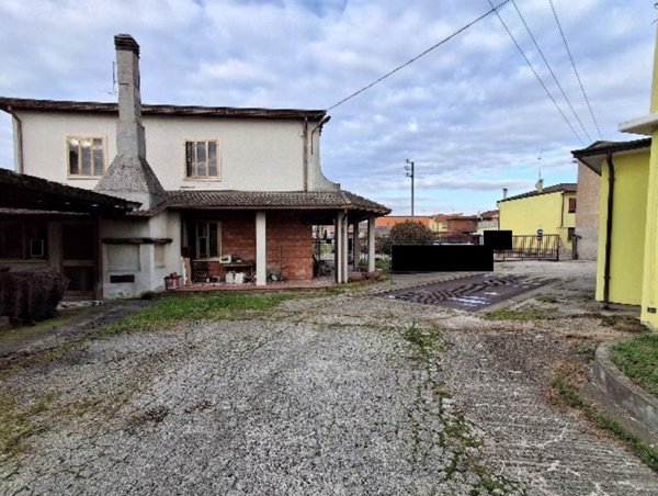 casa indipendente in vendita a Casale di Scodosia