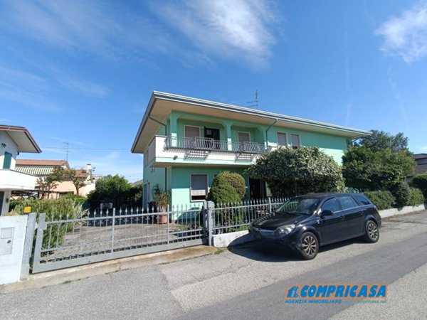 casa indipendente in vendita a Casale di Scodosia