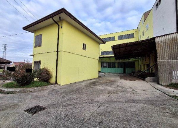 ufficio in vendita a Casale di Scodosia