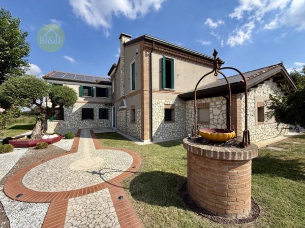 casa indipendente in vendita a Casale di Scodosia
