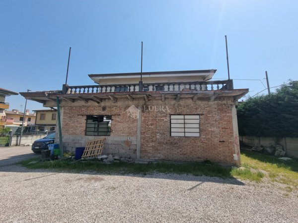 casa indipendente in vendita a Casalserugo