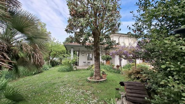 casa indipendente in vendita a Casalserugo