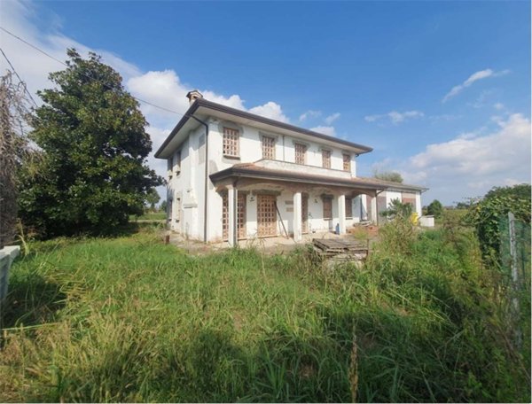 casa indipendente in vendita a Casalserugo