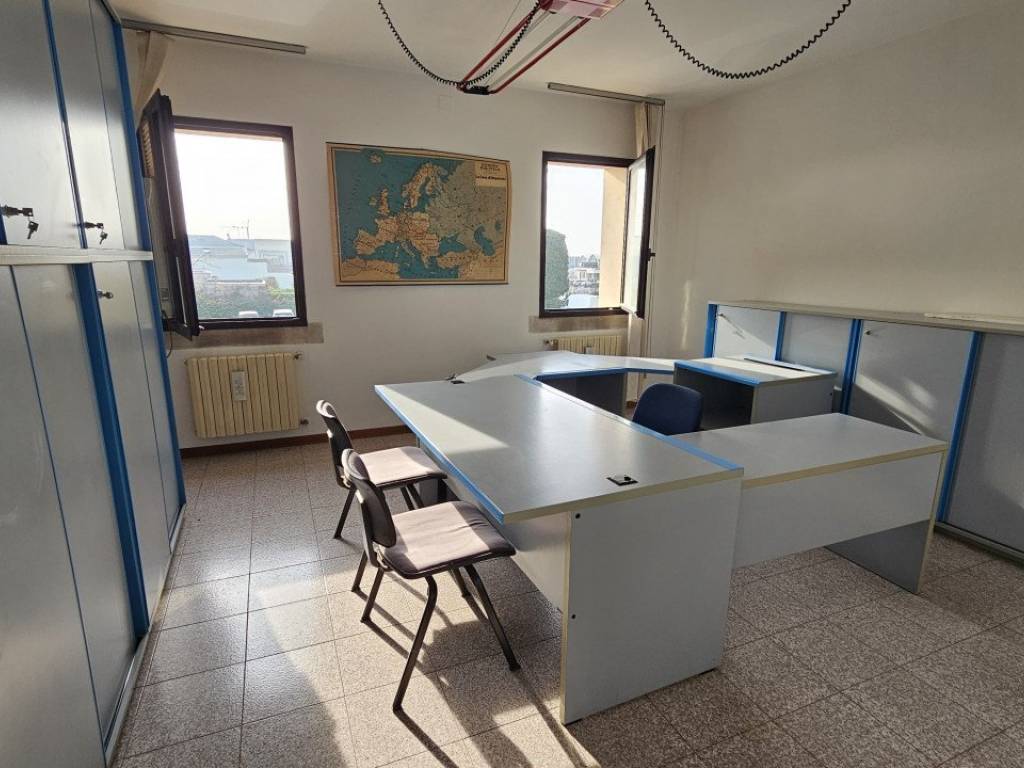 ufficio in vendita a Casalserugo