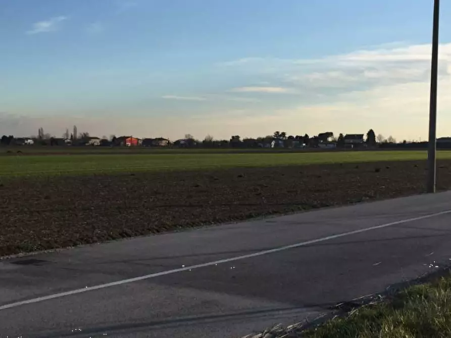 terreno edificabile in vendita a Casalserugo in zona Ronchi del Volo