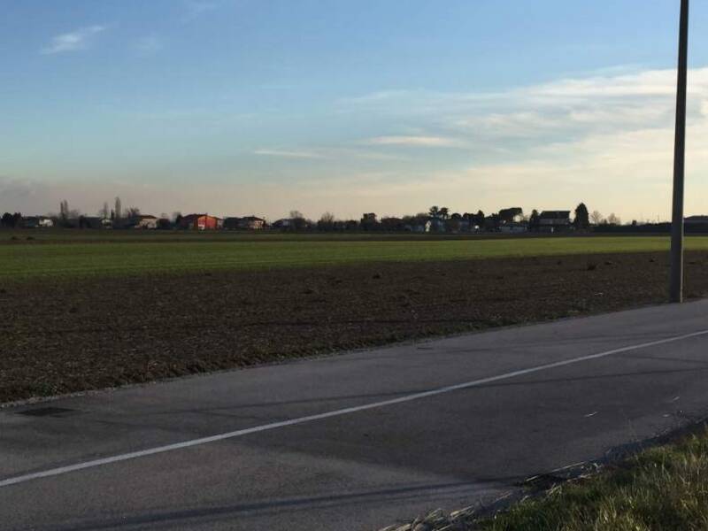 terreno edificabile in vendita a Casalserugo in zona Ronchi del Volo