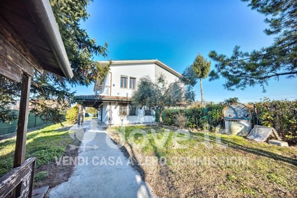 casa indipendente in vendita a Casalserugo
