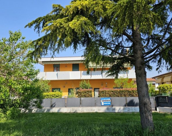casa indipendente in vendita a Casalserugo