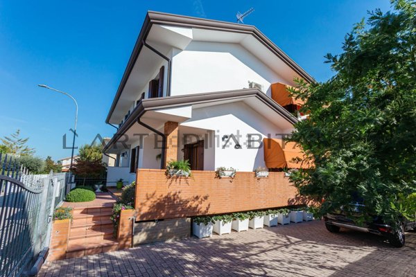casa indipendente in vendita a Casalserugo
