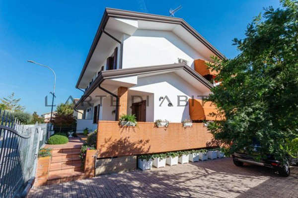 casa indipendente in vendita a Casalserugo