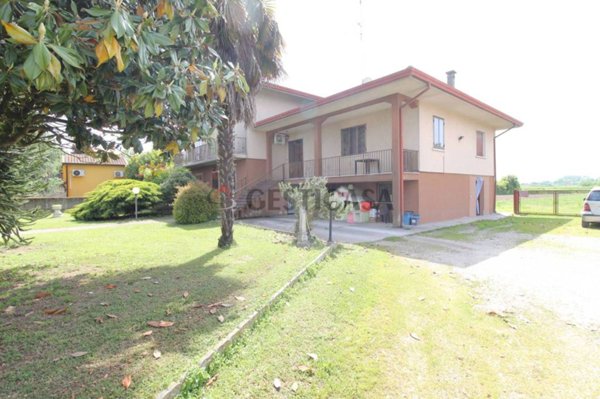 casa indipendente in vendita a Castelbaldo
