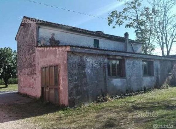 esavano in vendita a Castelbaldo