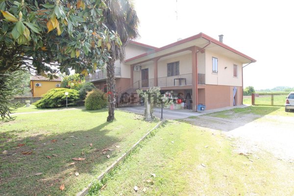 casa indipendente in vendita a Castelbaldo