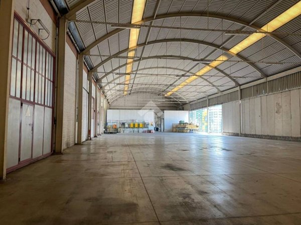 locale commerciale in vendita a Castelbaldo