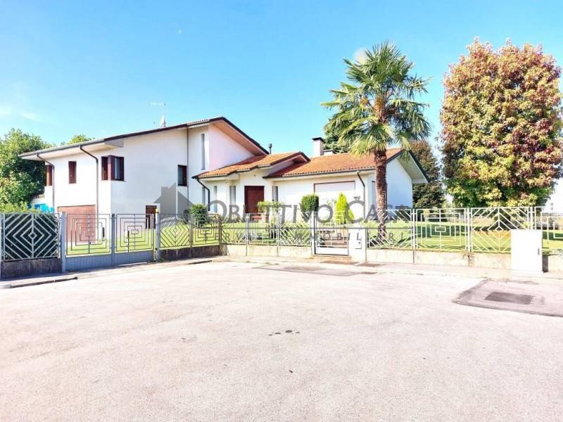 casa indipendente in vendita a Cervarese Santa Croce in zona Fossona