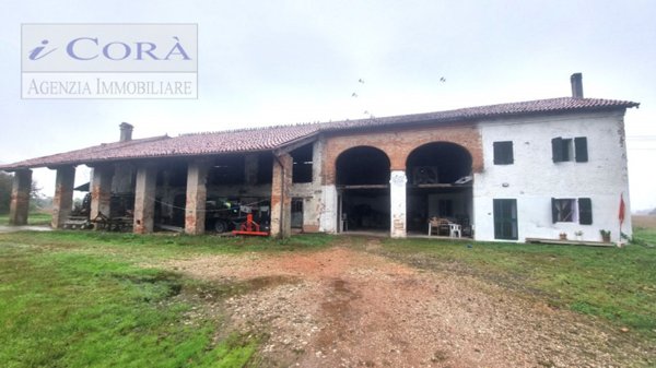 casa indipendente in vendita a Cervarese Santa Croce in zona Fossona