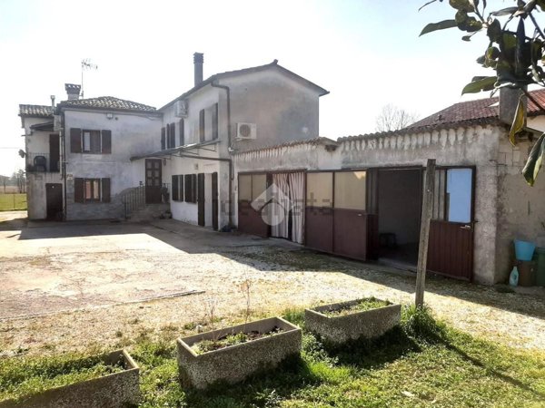 casa indipendente in vendita a Cervarese Santa Croce in zona Montemerlo