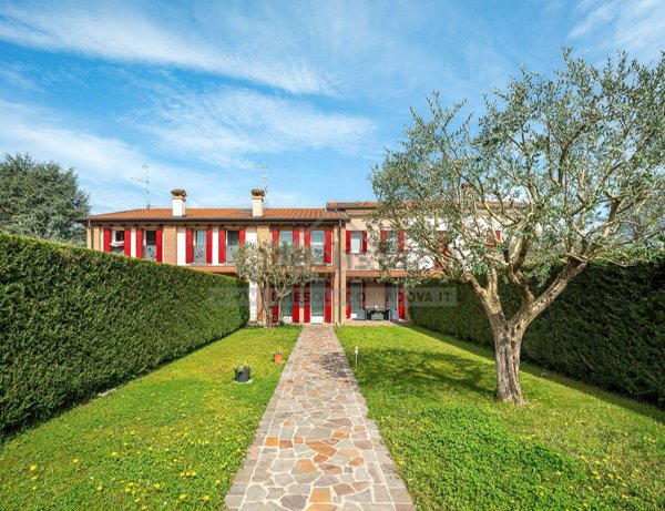 casa indipendente in vendita a Cervarese Santa Croce in zona Montemerlo