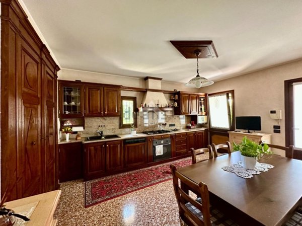 casa indipendente in vendita a Cervarese Santa Croce in zona Montemerlo
