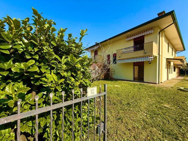 appartamento in vendita a Cervarese Santa Croce in zona Fossona