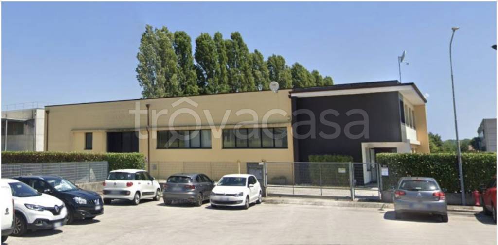 locale commerciale in vendita a Cervarese Santa Croce
