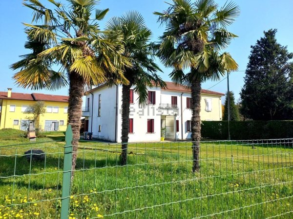 appartamento in vendita a Cervarese Santa Croce in zona Fossona