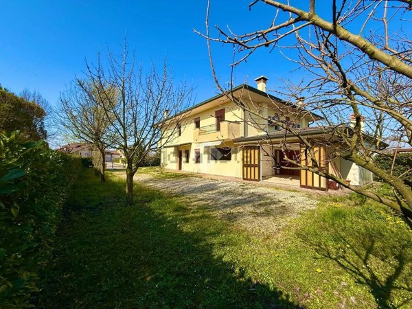 appartamento in vendita a Cervarese Santa Croce in zona Fossona