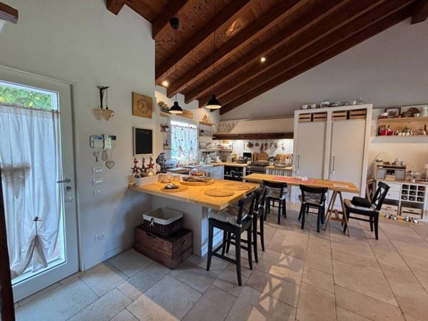 casa indipendente in vendita a Cervarese Santa Croce in zona Fossona