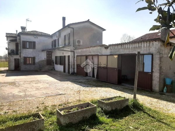 casa indipendente in vendita a Cervarese Santa Croce in zona Montemerlo