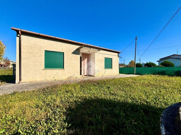 casa indipendente in vendita a Cervarese Santa Croce in zona Fossona
