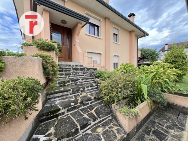 casa indipendente in vendita a Cervarese Santa Croce in zona Montemerlo