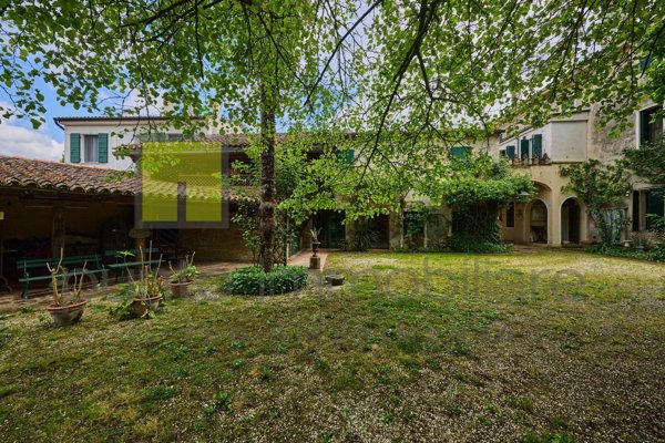 casa indipendente in vendita a Cervarese Santa Croce in zona Montemerlo