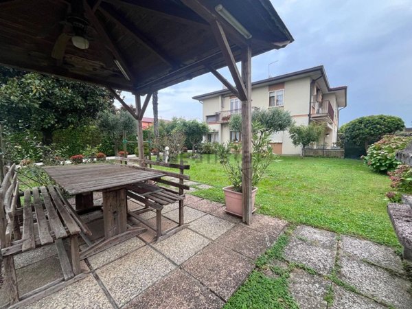 casa indipendente in vendita a Cervarese Santa Croce