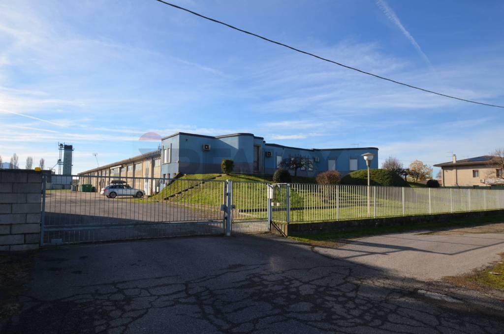 locale commerciale in vendita a Cervarese Santa Croce