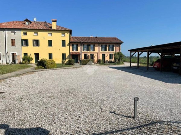 appartamento in vendita a Cervarese Santa Croce in zona Fossona