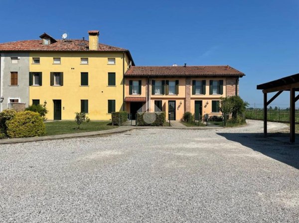 appartamento in vendita a Cervarese Santa Croce in zona Fossona