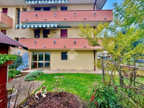 appartamento in vendita a Cervarese Santa Croce in zona Fossona