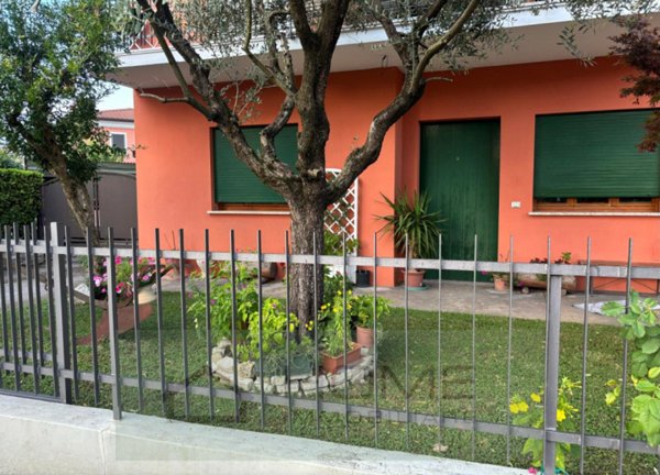 appartamento in vendita a Cervarese Santa Croce in zona Montemerlo