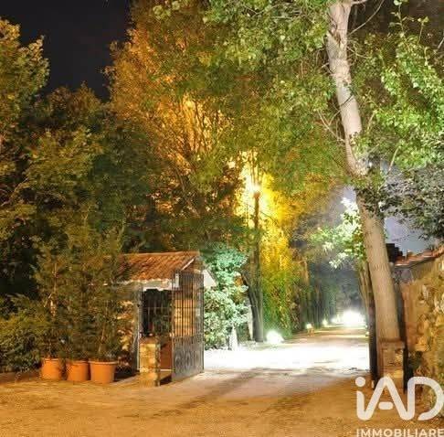 negozio in vendita a Cervarese Santa Croce