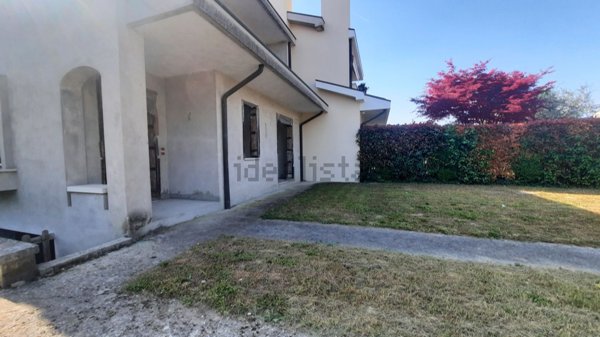 casa indipendente in vendita a Cervarese Santa Croce in zona Fossona