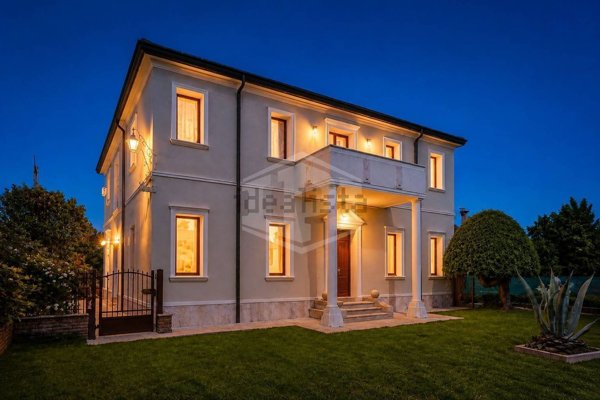 casa indipendente in vendita a Cervarese Santa Croce in zona Montemerlo