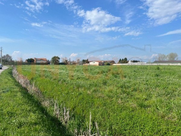 terreno in vendita a Cervarese Santa Croce in zona Fossona
