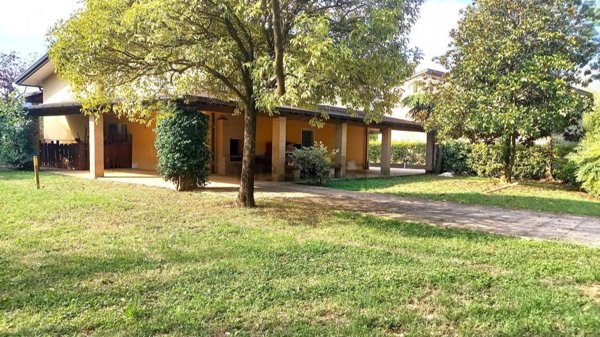 casa indipendente in vendita a Cervarese Santa Croce in zona Montemerlo