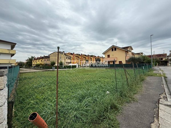 casa indipendente in vendita a Cervarese Santa Croce in zona Fossona